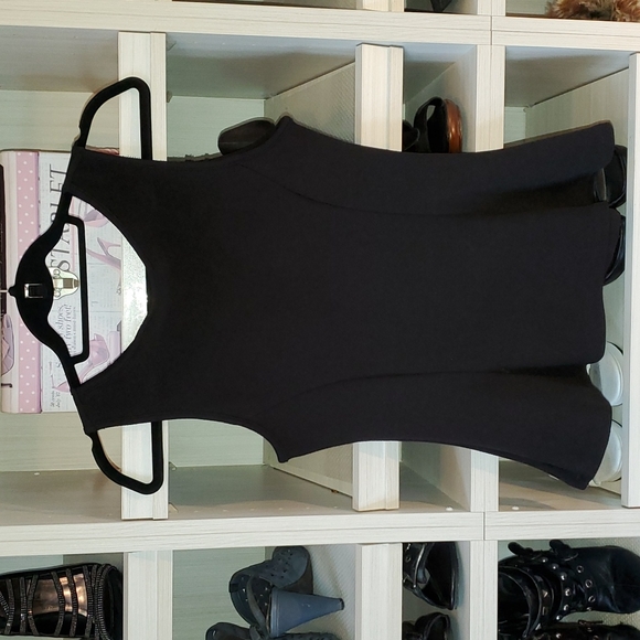 Black sleeveless blouse - Picture 4 of 7